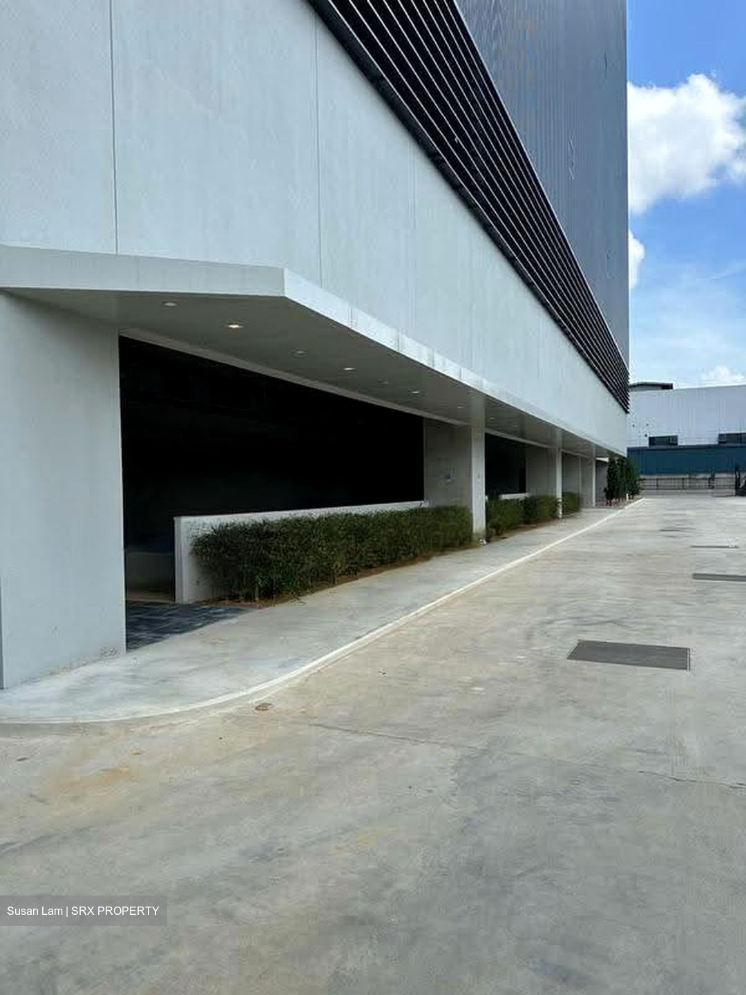 Tuas Road (D22), Retail #627426351
